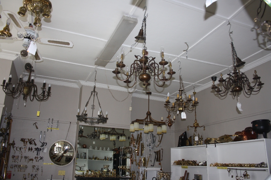 chandeliers-&amp-chandelier-fittings